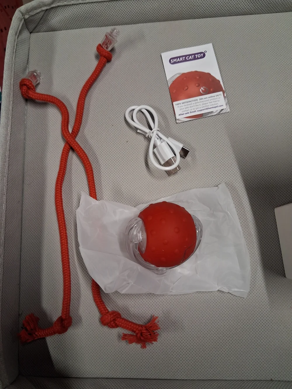 Red Interactive Cat Toy Ball with LED - Unbranded